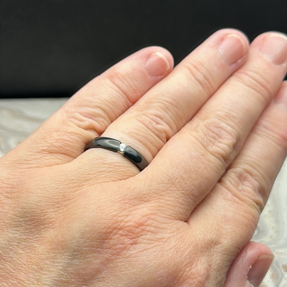 3mn Black Band with Cubic Zirconia, Ring, Jewelry - Picture 4 of 4